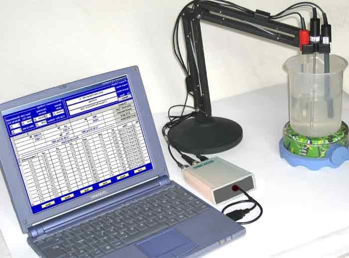 MM-PIT lab setup with laptop and electrodes
